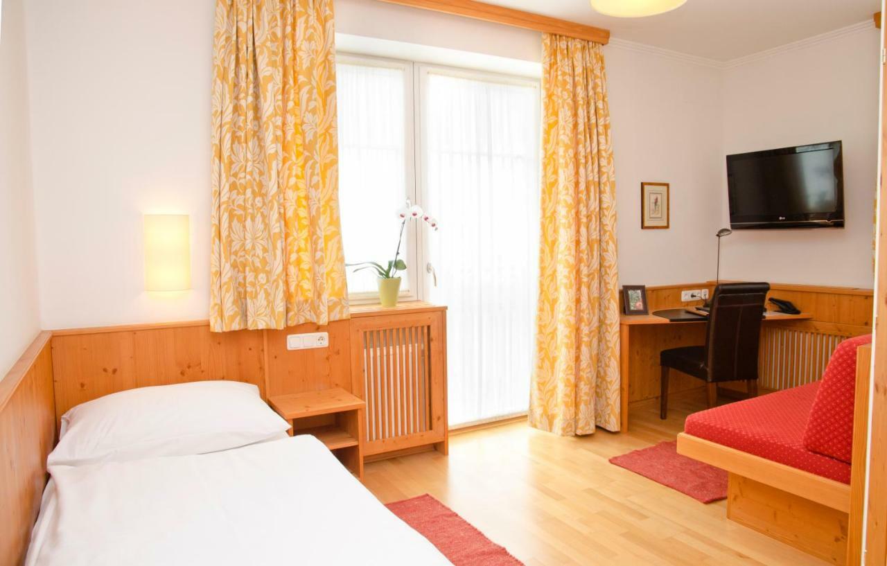 Hotel Gasthof Koenig Kremsmuenster Exterior photo