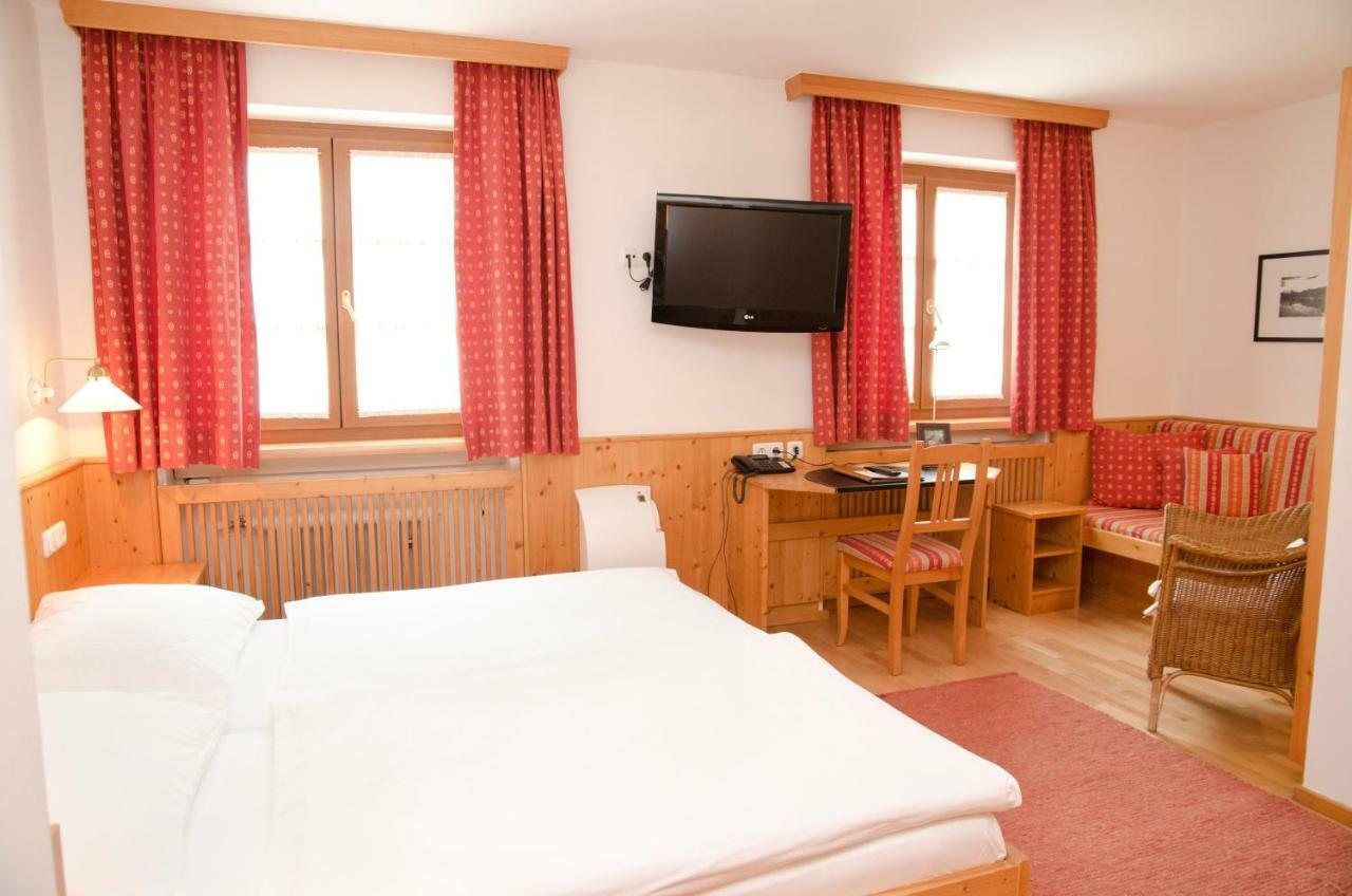 Hotel Gasthof Koenig Kremsmuenster Exterior photo